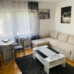 Bei Daniel Am Dortmunder Flughafen Apartment
